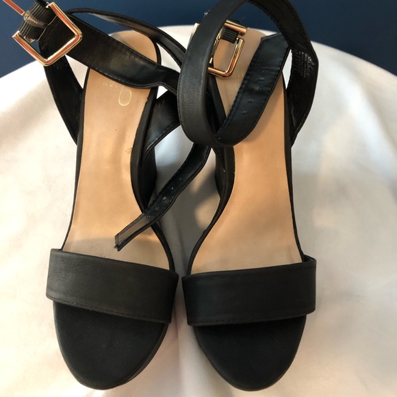 🖤Black wedge heels 🖤 - Picture 4 of 6